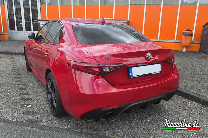 Alfa Romeo Giulia 2.0 Turbo 16V Veloce Q4 AT8, Foto: Macchina.de